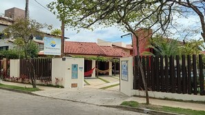 Fachada de la propiedad