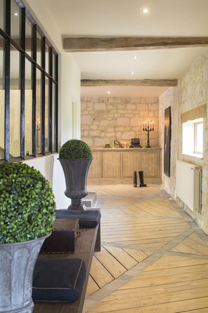 Casa de lujo, baño en la habitación (Instant Morienval La Vue) | Lobby
