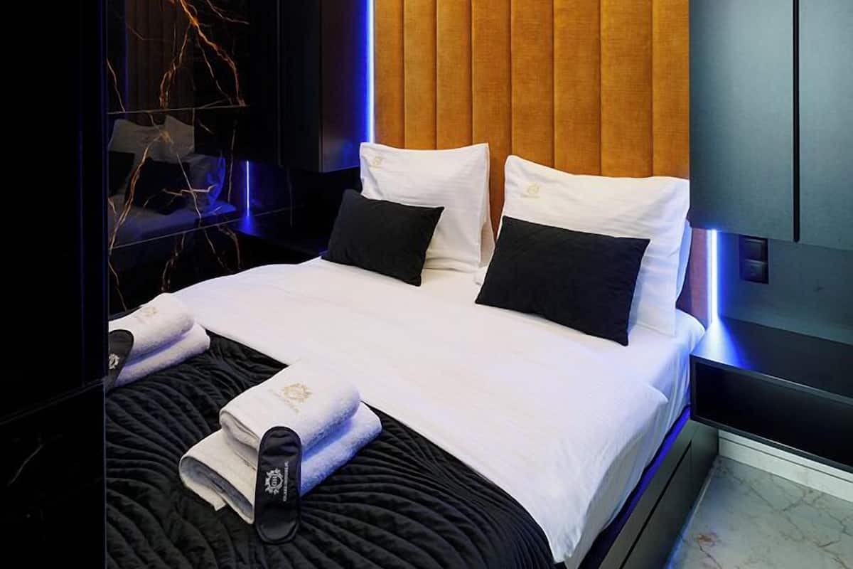 Suite Studio Panoramique, 1 grand lit et 1 canapé-lit, vue ville | Draps italiens Frette, literie de qualité supérieure, surmatelas