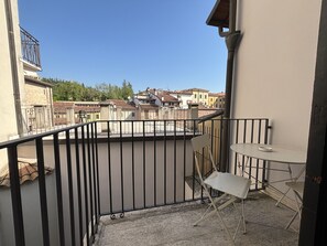 Apartemen Panorama, pemandangan sungai (4) | Balkon