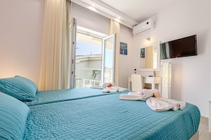 Roupas de cama antialérgicas, frigobar, cofres nos quartos