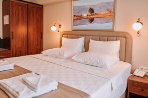 Economy Double Room | Minibar, free WiFi, bed sheets - Armida City Hotel (Çanakkale)