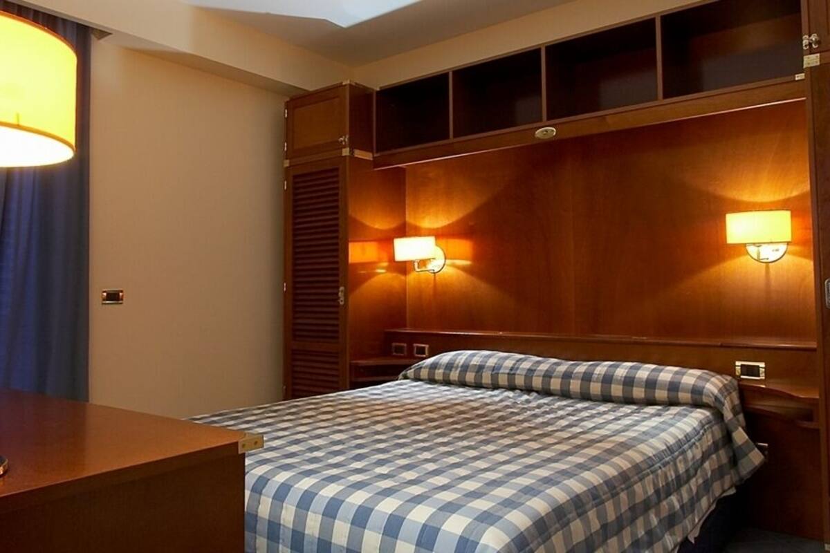 WiFi (free), individually decorated, individually furnished, bed sheets