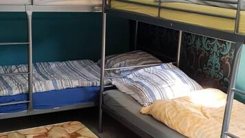 Apartment | Minibar, desk, free WiFi, bed sheets