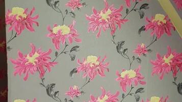 Apartment | Living area | 100-cm TV with cable channels