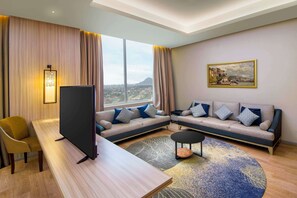 Executive Studio (Studio) | Pillowtop beds, in-room safe, desk, laptop workspace - Radisson Lampung Kedaton (Bandar Lampung)
