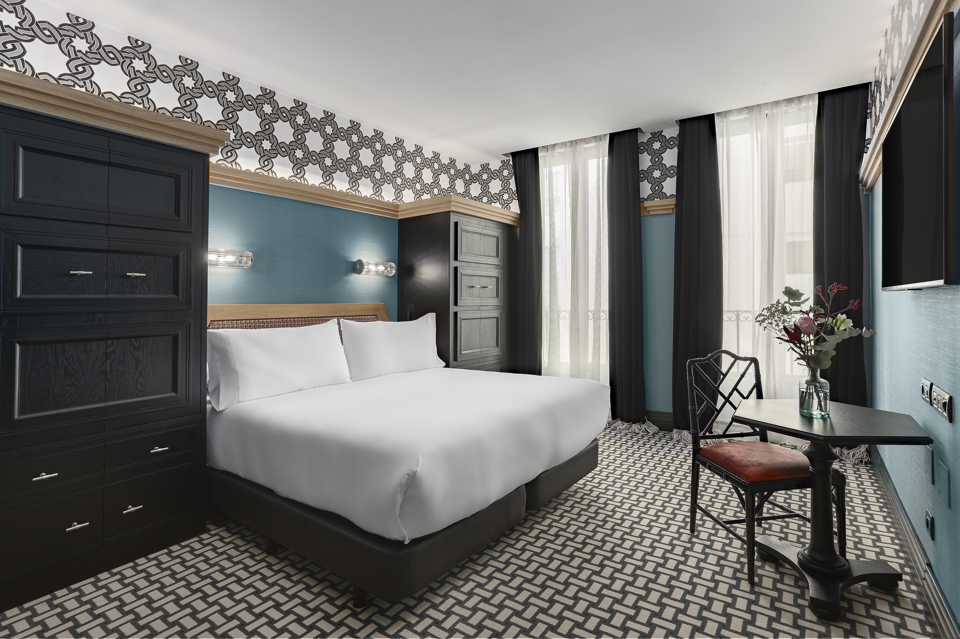 minibar, in-room safe, desk, soundproofing