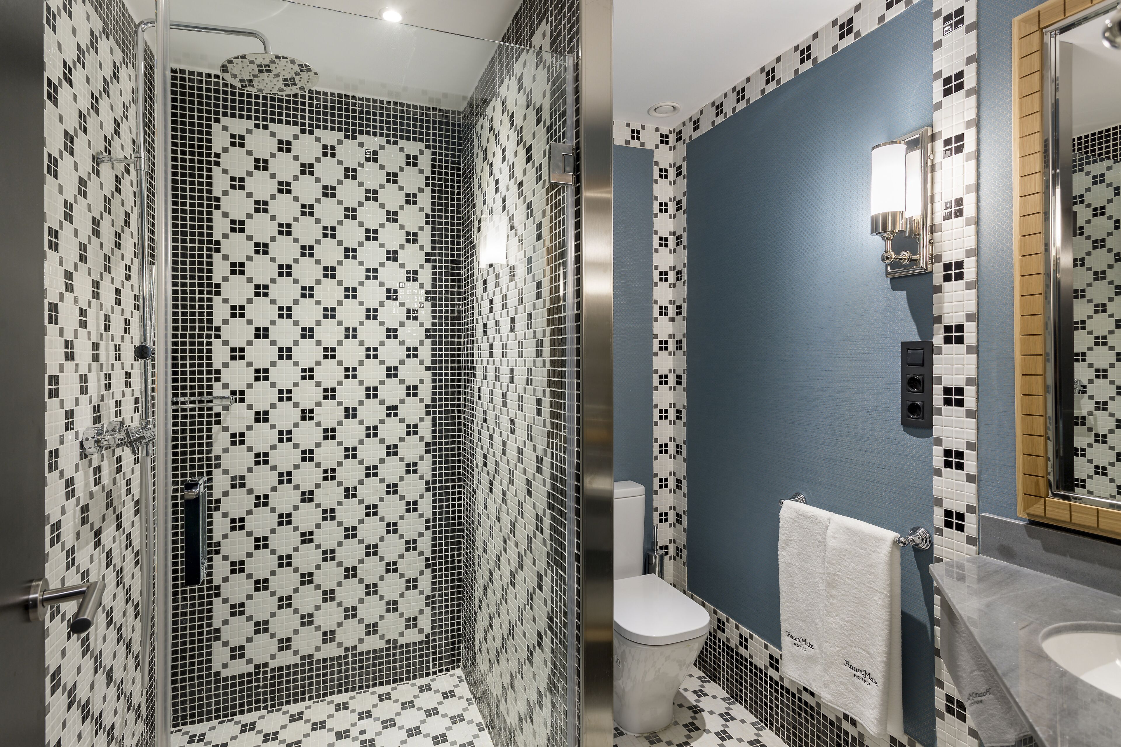 standard double room single use | minibar, in-room safe, desk, soundproofing