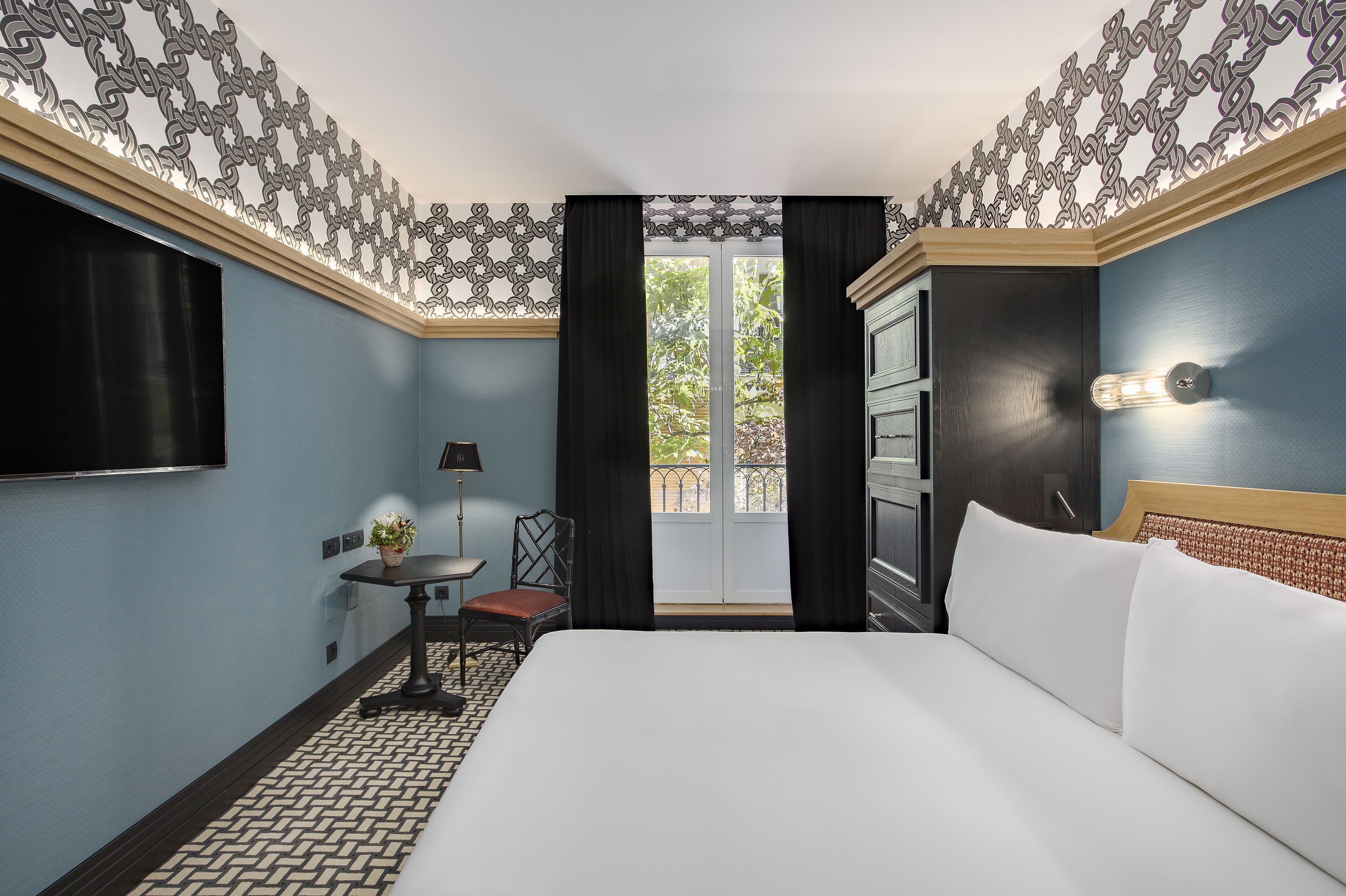 superior room | minibar, in-room safe, desk, soundproofing