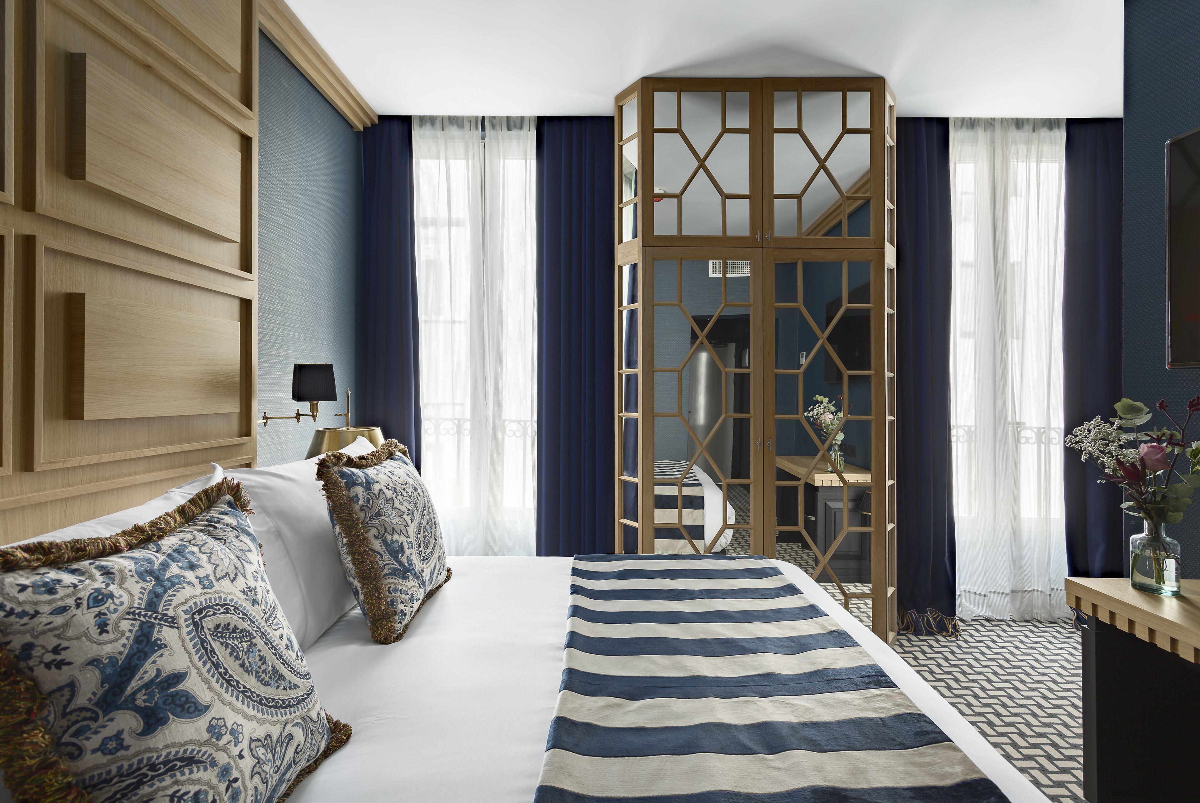 标准房 | 迷你吧、客房内保险箱、办公桌、隔音