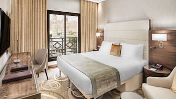 Premium bedding, in-room safe, desk, laptop workspace