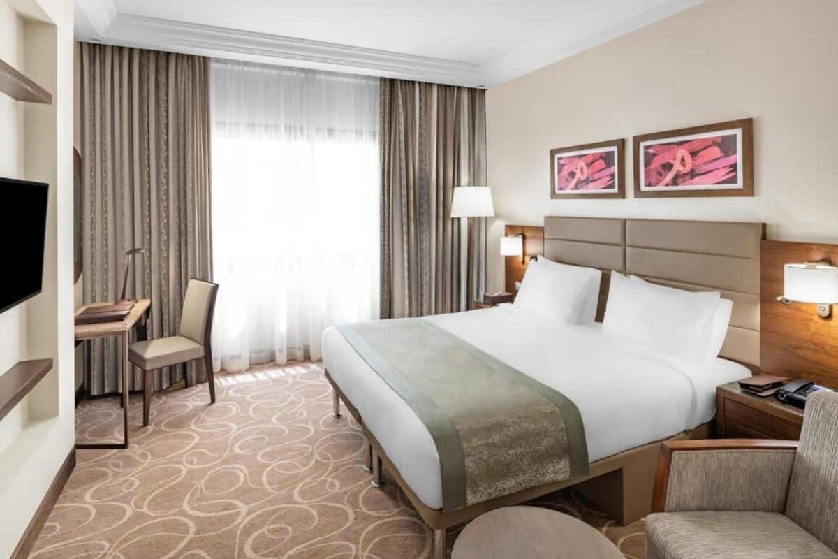 1 bedroom, premium bedding, in-room safe, desk