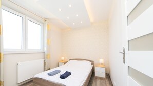 Apartment, 1 Schlafzimmer | Wohnbereich | LCD-Fernseher