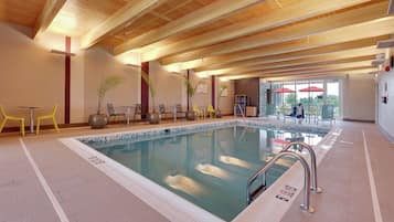 สระว่ายน้ำในร่ม