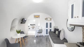 Studio, sjøutsikt (1) | Oppholdsområde | Flatskjerm-TV