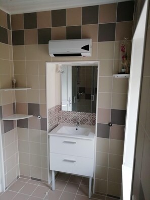 Chambre Confort | Salle de bain