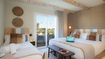Minibar, desk, free WiFi, individually decorated