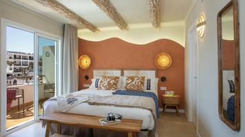 Double or Twin Room, Terrace | Minibar, individually decorated, desk, free WiFi