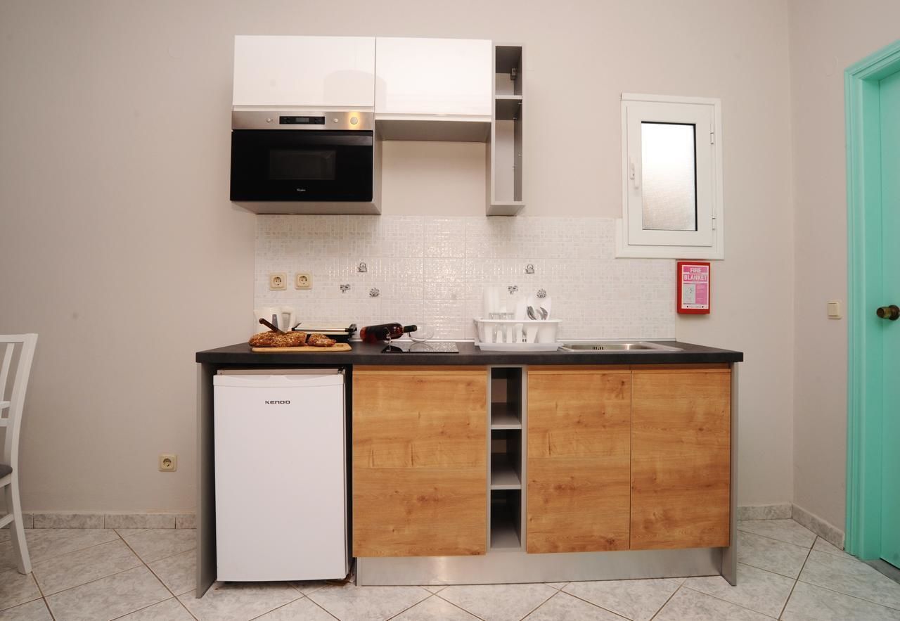 Studio (3 Guests) | In-room safe, iron/ironing board, WiFi (free), bed sheets