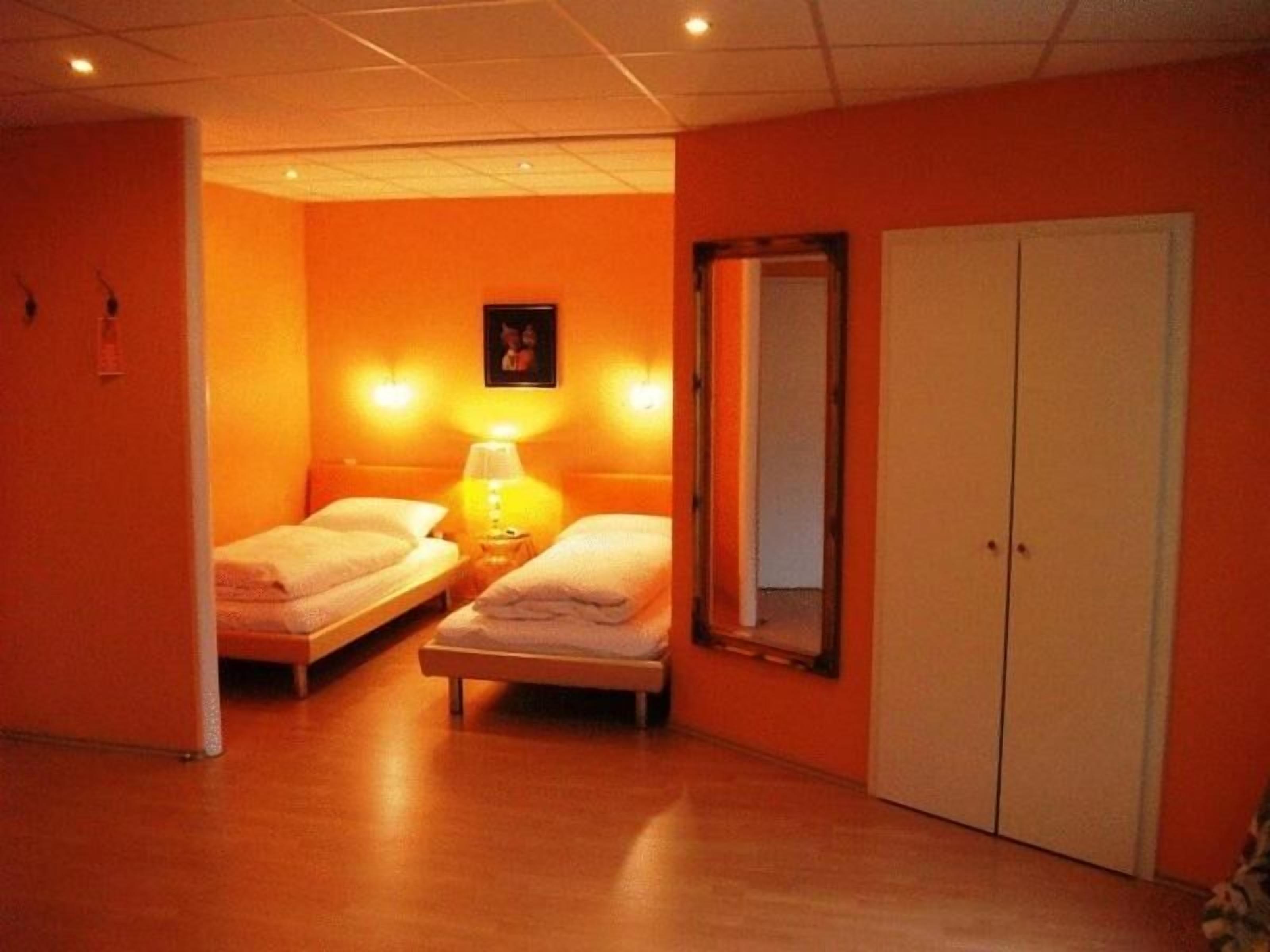 in-room safe, desk, cots/infant beds, rollaway beds