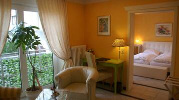 Junior-Suite | Zimmersafe, Schreibtisch, Babybetten, Zustellbetten