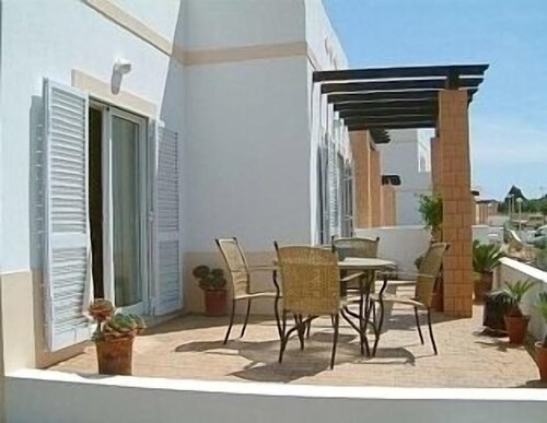 Great apartment ideal for 7 Hanging Valleys walk & visiting the whole of Algarve