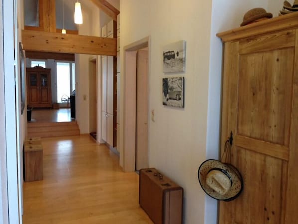 Apartment, Bergblick | Wohnbereich | LCD-Fernseher