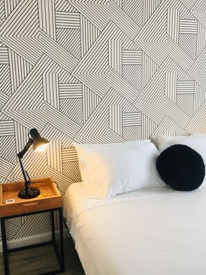 Cortinas opacas, tabla de planchar con plancha, wifi gratis