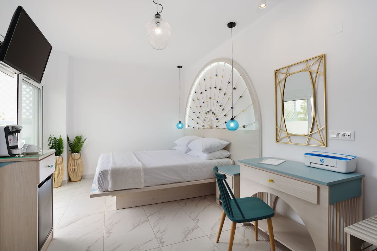 Suite, Sea View
