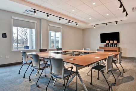 Aloft Secaucus Meadowlands - Image 25