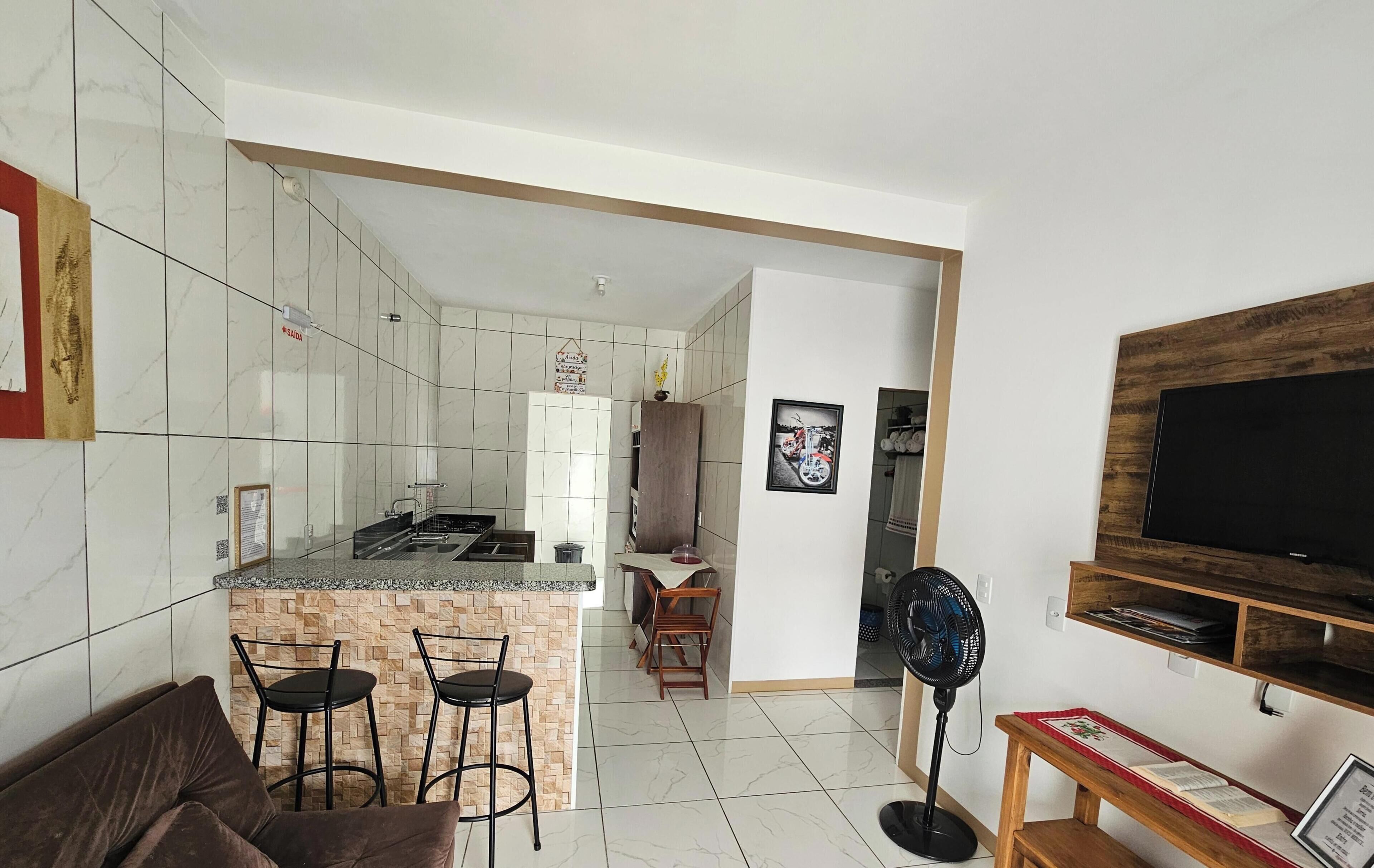 Apartamento Numero 1 | Living area | 32-inch flat-screen TV with digital channels, Smart TV, Netflix