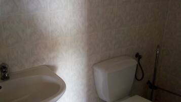 Free toiletries, towels