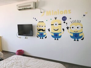 Family Quadruple Room, Partial Ocean View | Blackout drapes, rollaway beds, free WiFi, bed sheets - Sen Fon (Magong)
