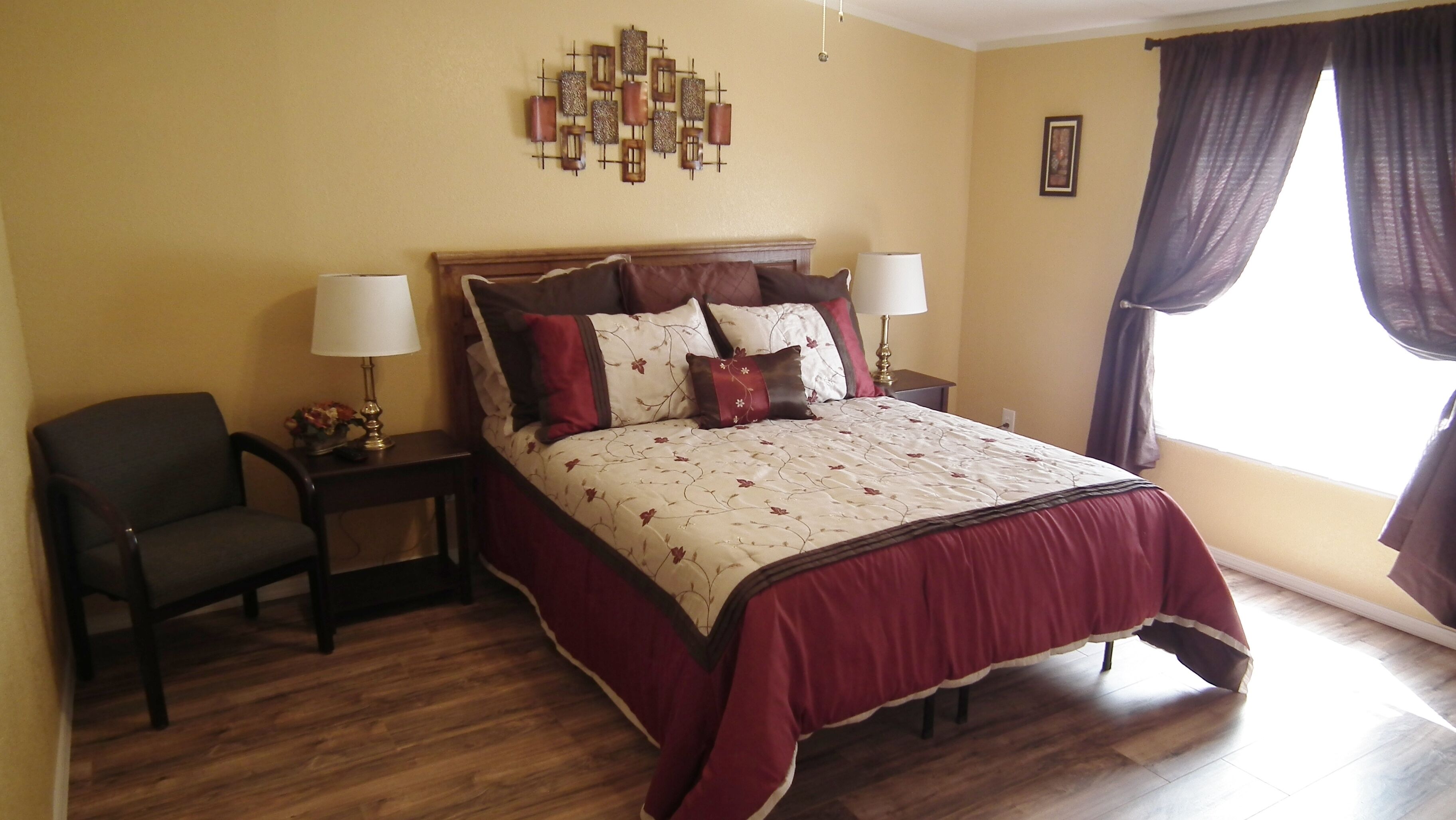 Iron/ironing board, travel cot, free WiFi, bed sheets