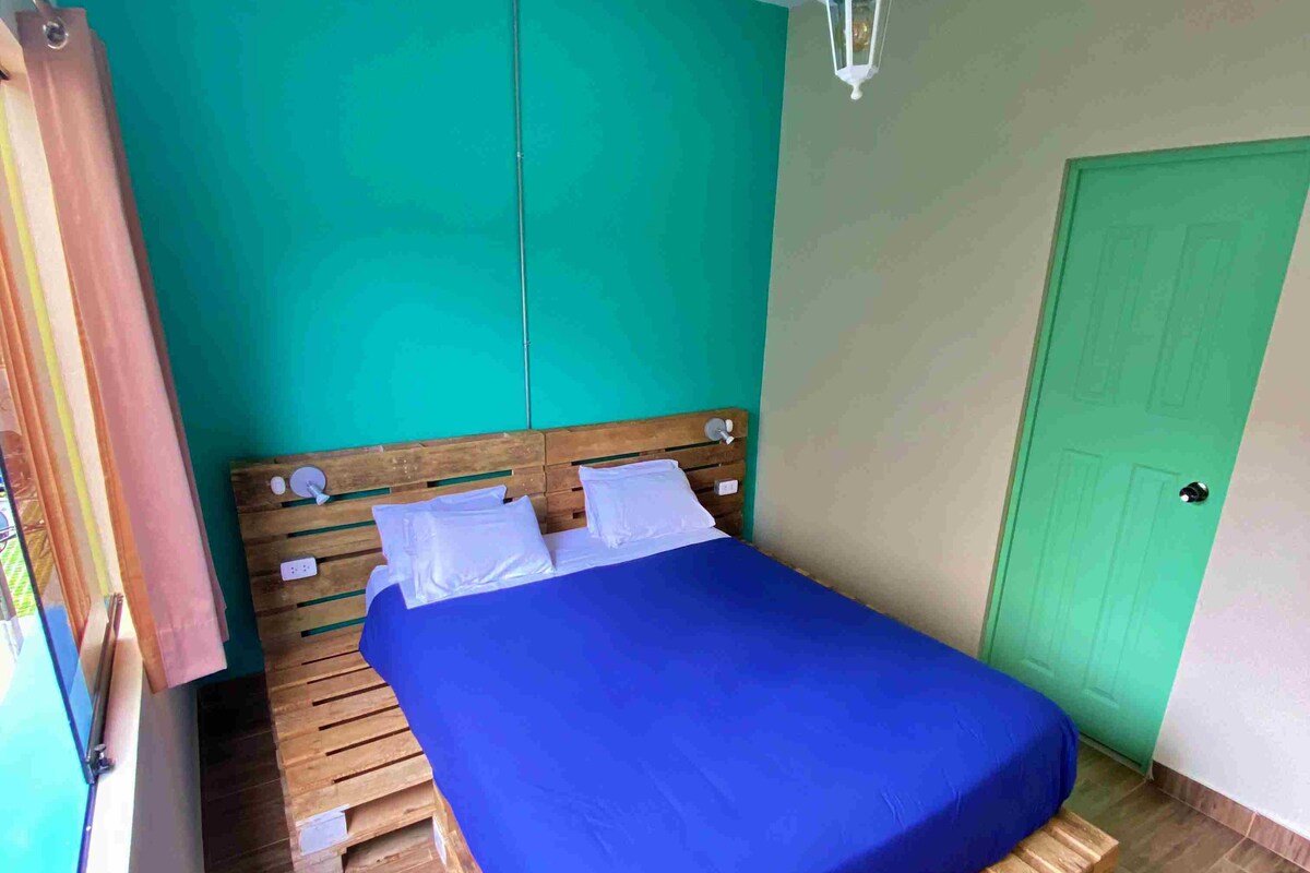 Studiosuite – deluxe | Sengetøy av topp kvalitet, wi-fi (inkludert) og sengetøy