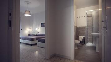 Minibar, Schreibtisch, Verdunkelungsvorhänge, schallisolierte Zimmer