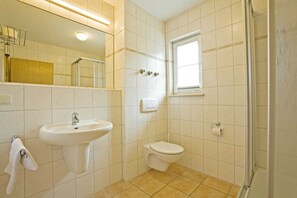 Unclassified image, 2 of 11, button