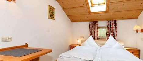 1 bedroom, Internet, bed sheets