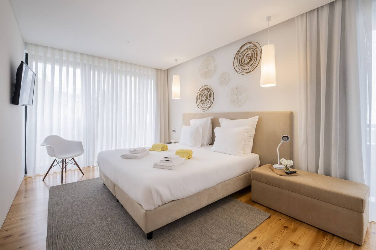 Penthouse, 2 Bedrooms, Balcony (Blue Penthouse Villa) | Minibar, laptop workspace, blackout drapes, soundproofing