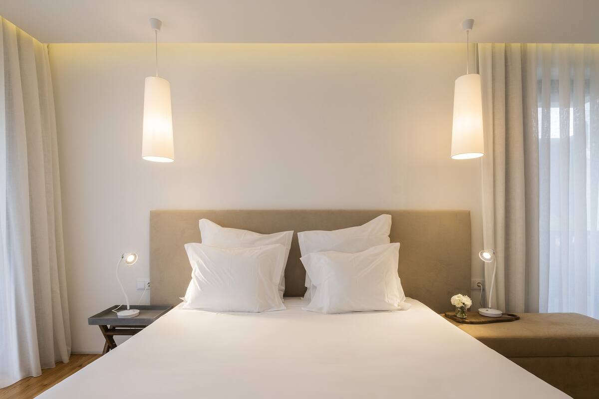 Minibar, laptop workspace, blackout drapes, soundproofing