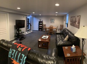 Smart TV, videojuegos, reproductor de DVD y libros 