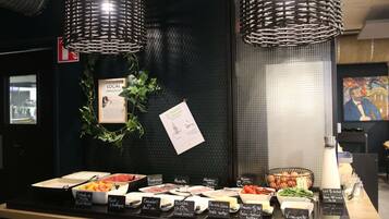 Kontinental frokost hver dag (EUR 14 per person)