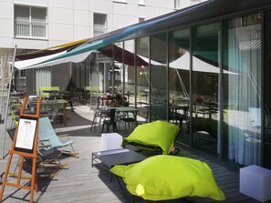 Lunch, dinner served; Italian cuisine, al fresco dining 