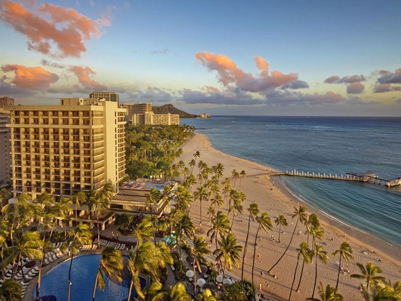 Hilton Hawaiian Village. Fabulous beach and lagoon! Over 450 Vrbo reviews!