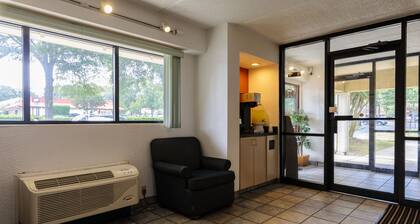 Days Inn by Wyndham Charlotte University