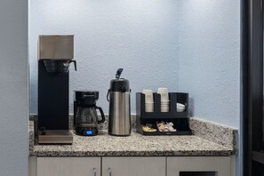 Tägliches inbegriffenes Frühstück zum Mitnehmen
