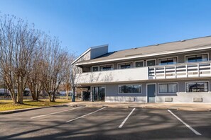 Front of property - Days Inn by Wyndham Charlotte University (Charlotte)