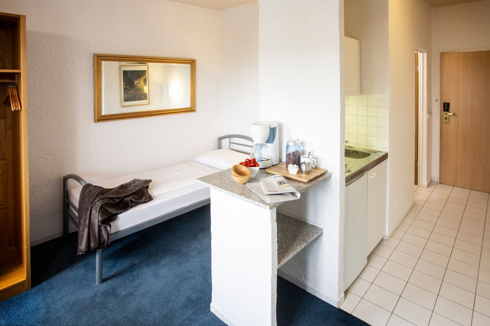 Apartment, Kitchen | Hypo-allergenic bedding, desk, laptop workspace, blackout curtains