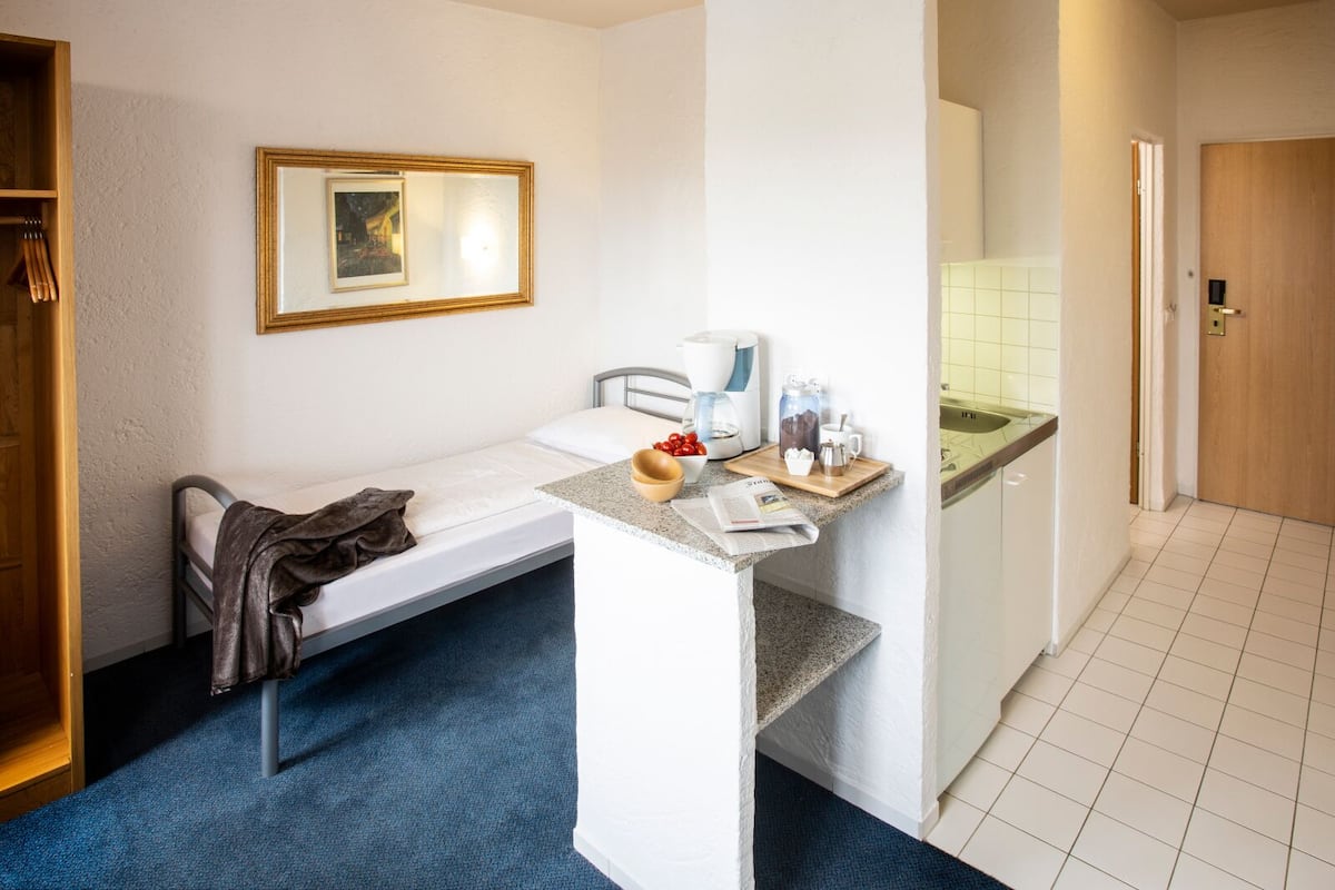 Apartamento, cozinha | 1 quarto, roupas de cama antialérgicas, escrivaninha