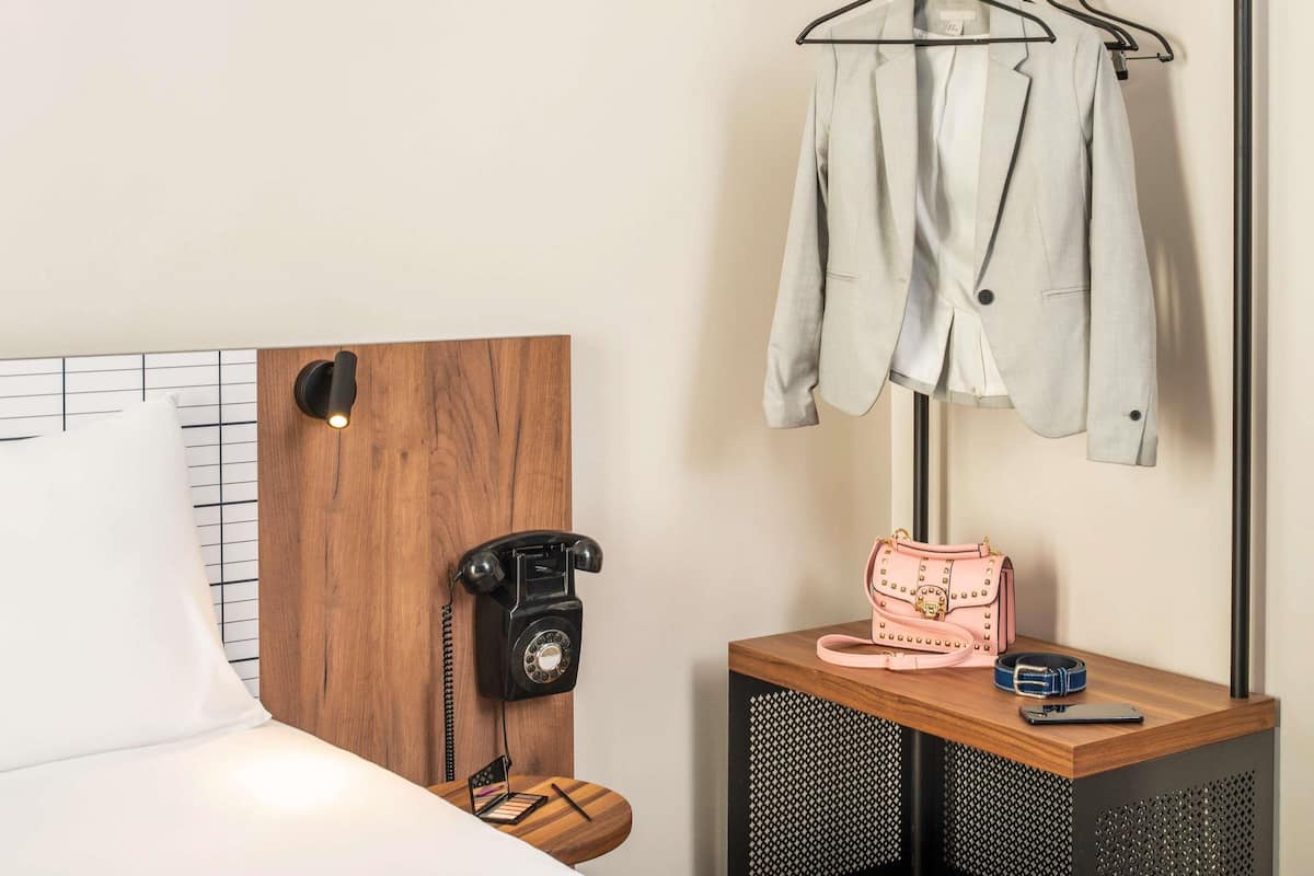 Chambre Standard double, 1 lit double | Bureau, espace de travail pour ordinateurs portables